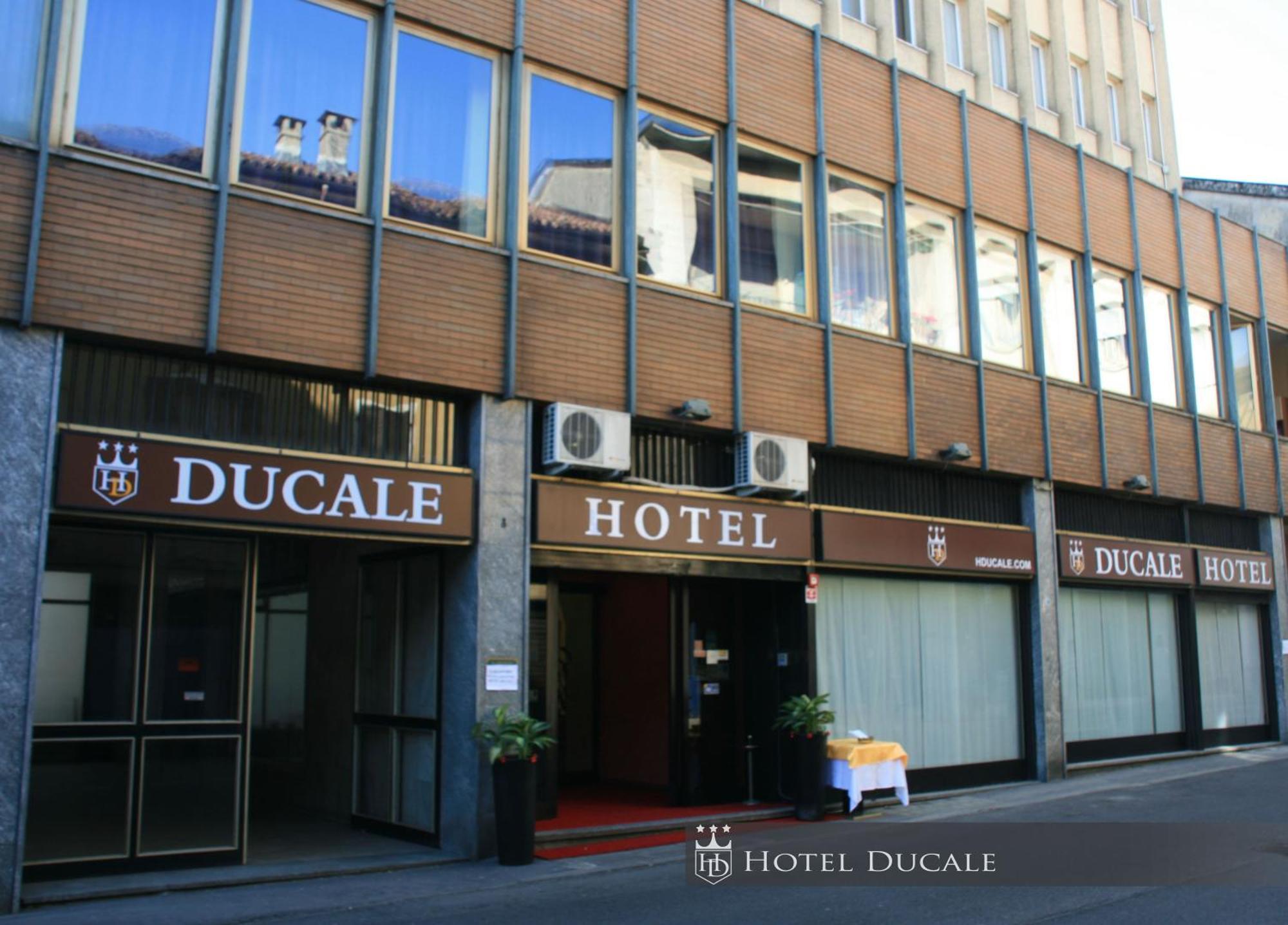 Hotel Ducale Виджевано Екстериор снимка
