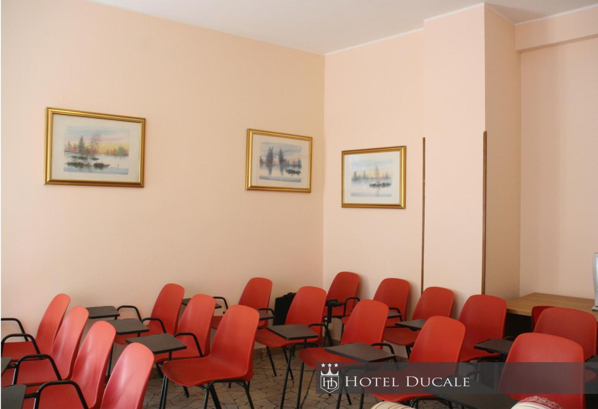 Hotel Ducale Виджевано Екстериор снимка