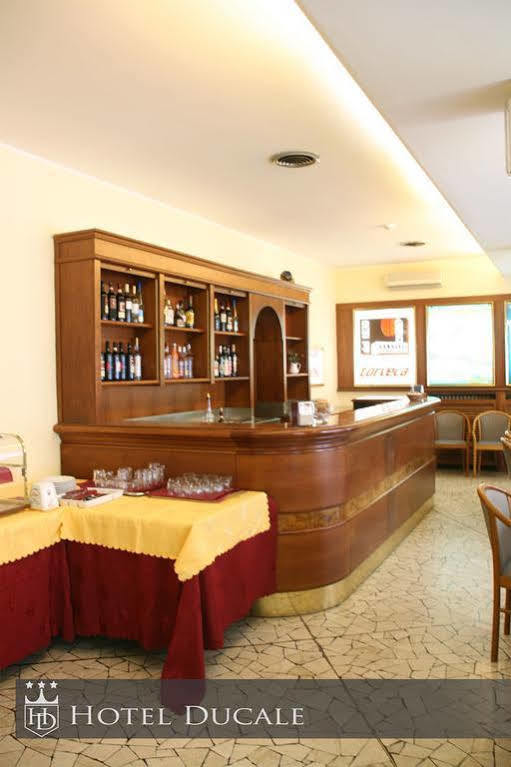 Hotel Ducale Виджевано Екстериор снимка